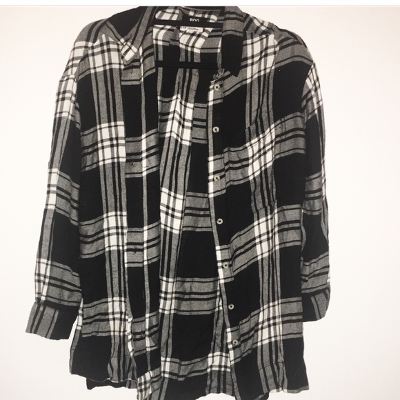 BDG Oversized Black and White Button Up Flannel - Picture 5 of 5